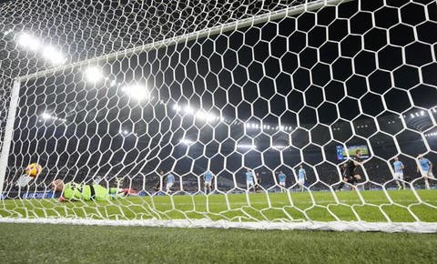  Italia contempla vacunación obligatoria para futbolistas