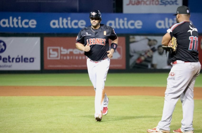  Albert Pujols remolca dos para decidir victoria de Leones