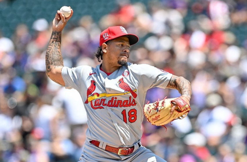  Cardenales rechazan opción de Carlos Martínez