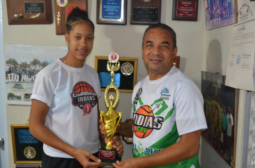  Escogen a De los Santos jugadora más valiosa serie final basket nacional femenino FEDOCLUBES