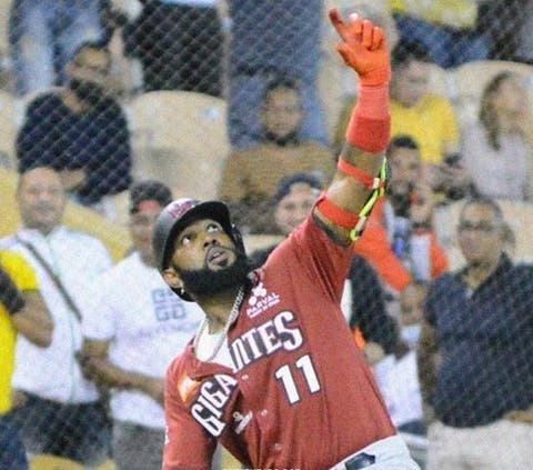  Ozuna pega jonrón en entradas extras y Gigantes acaban con las Águilas