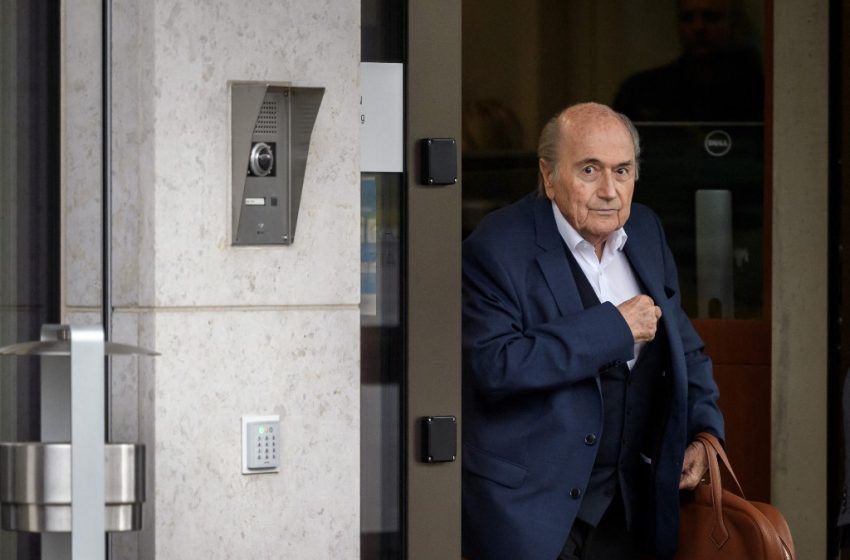  Fútbol: Acusan a Platini y Blatter de fraude en Suiza