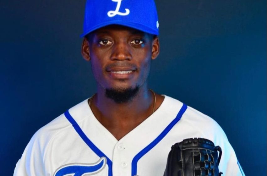  Jugador del Licey Robinson Leyer, sufre accidente automovilístico