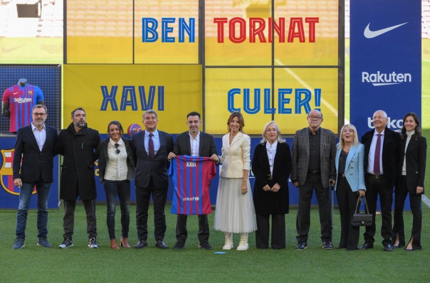  El Barça presenta a Xavi como su nuevo dirigente