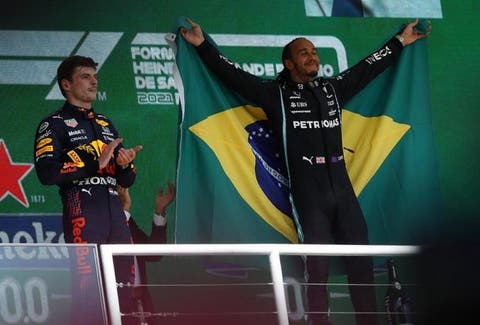  Mercedes pide que revisen incidente de Lewis Hamilton y Max Verstappen