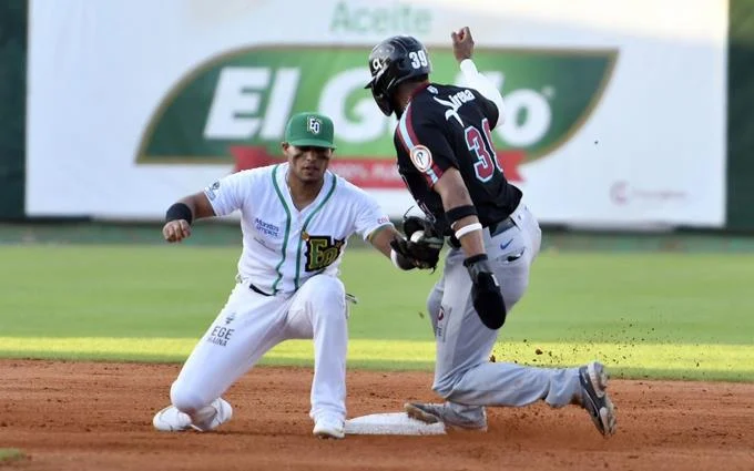  Peguero y Alexander guían triunfo de los Gigantes