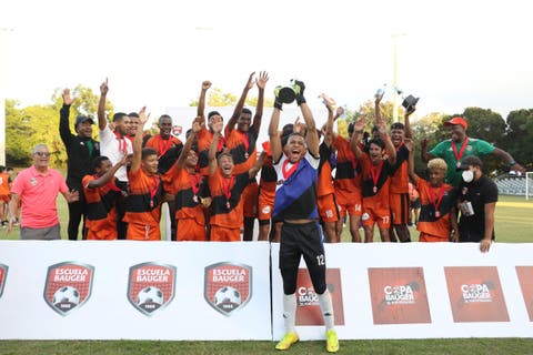  Cibao FC ganó las tres finales de la Copa de fútbol Bauger 35 Aniversario