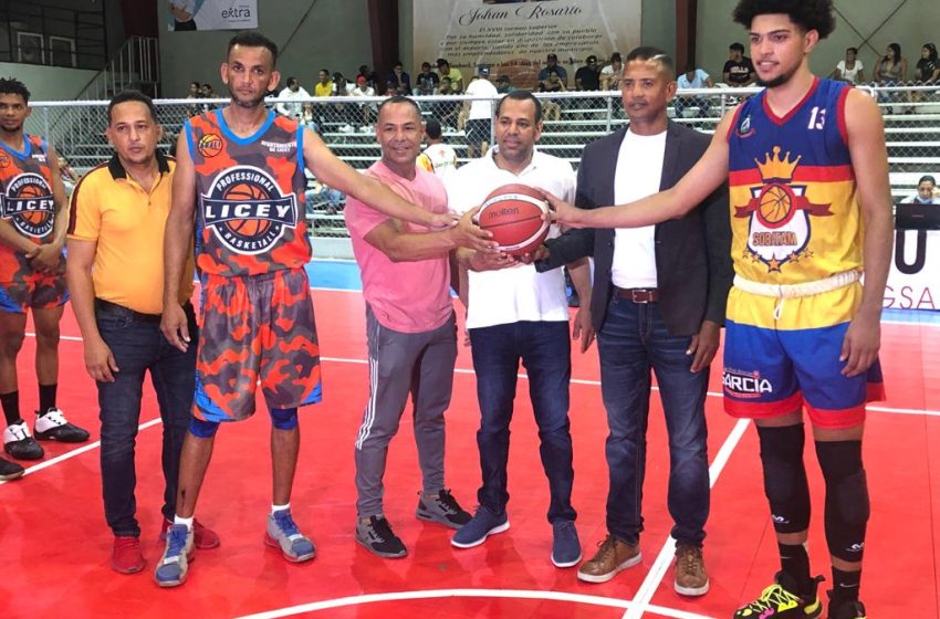  Alcalde de Tamboril Anyolino Germosén realiza Saque de Honor en el X Torneo Basket Intermunicipal de Santiago