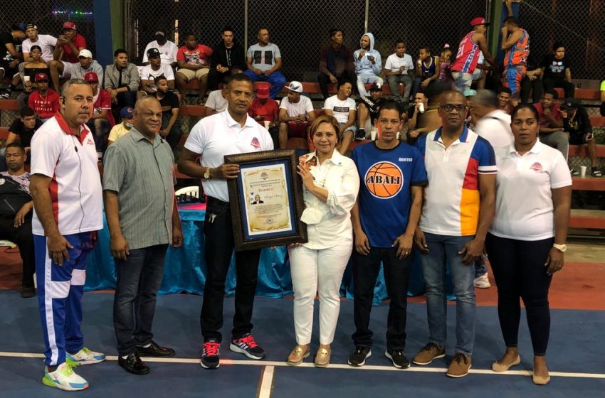  Reconocen a la Diputada Soraya Suarez, Santiago Oeste y Hato del Yaque triunfan Basket Intermunicipal de Santiago