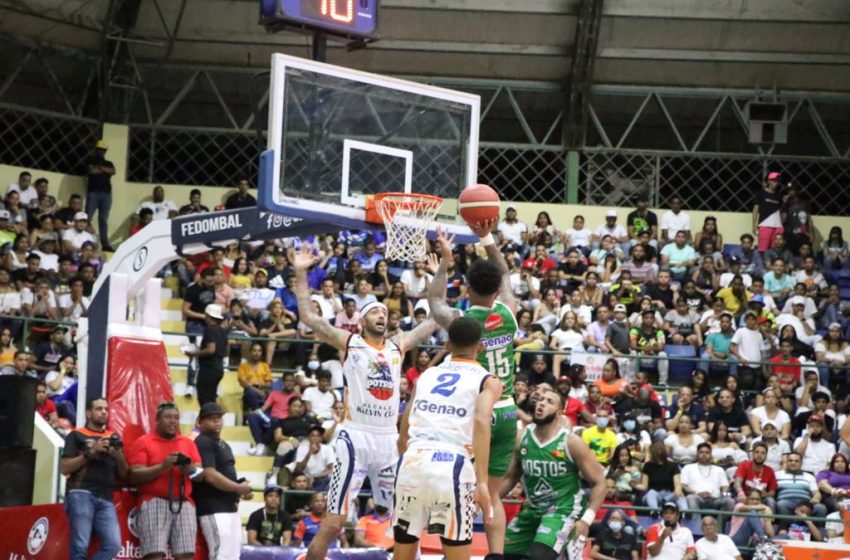  Parque Hostos se recupera y obliga un sexto partido en la final del XXVII Torneo de Baloncesto Superior Vegano.