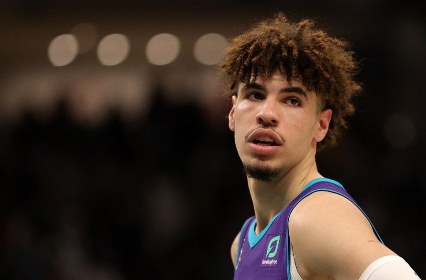  LaMelo Ball y otros tres jugadores de los Hornets en protocolo anticovid