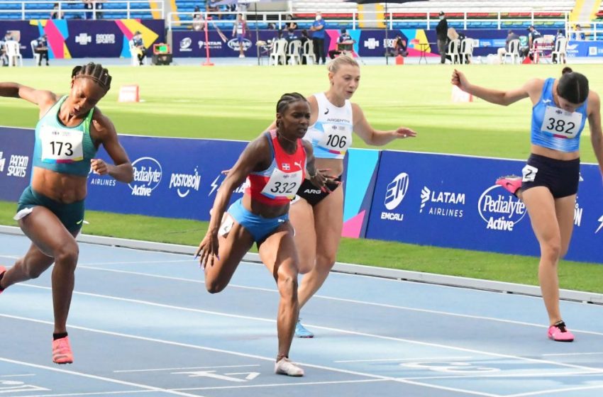  Atletismo logra su primera final; tenistas siguen en competencia