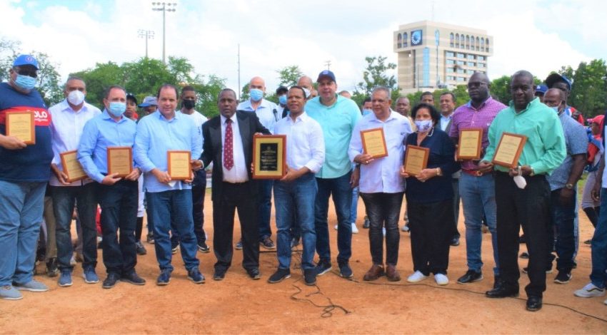  Academia Luisito Mercedes inaugura torneo navideño 32