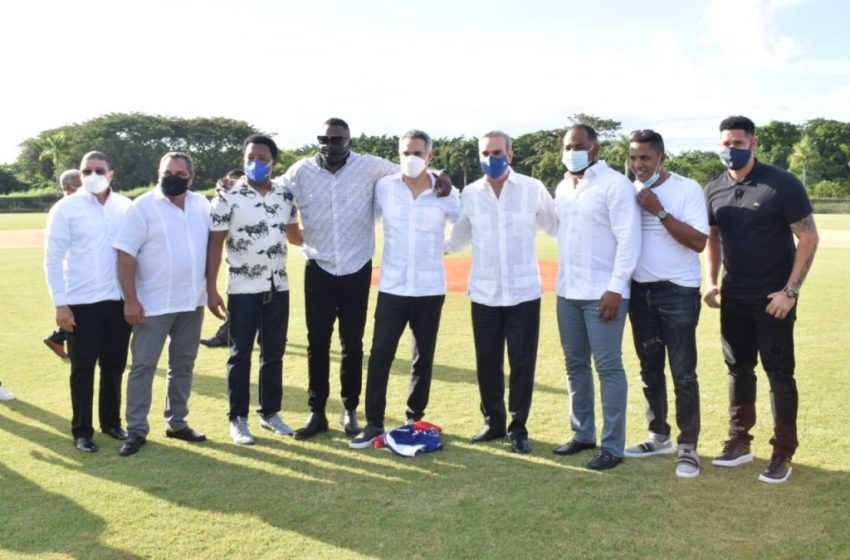  Presidente Luis Abinader encabeza inauguración de Academia de Béisbol de Edwin Encarnación