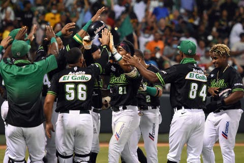  Las Estrellas avanzan a la serie final al superar a las Águilas en el Tetelo Vargas