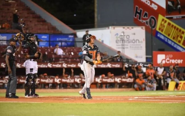  Toros sobreviven a un difícil noveno inning para vencer a Gigantes