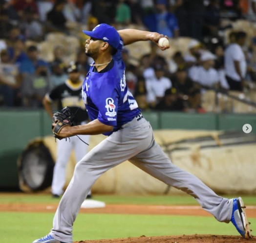  Licey felicita jugadores en roster de 40 en Las Mayores