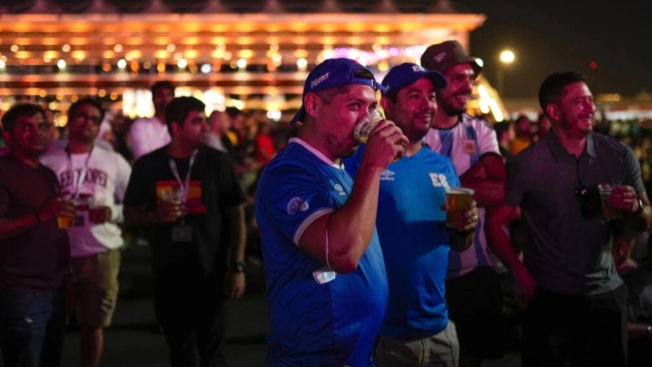  Copa del Mundo 2022 en Catar: los aficionados en busca de alcohol