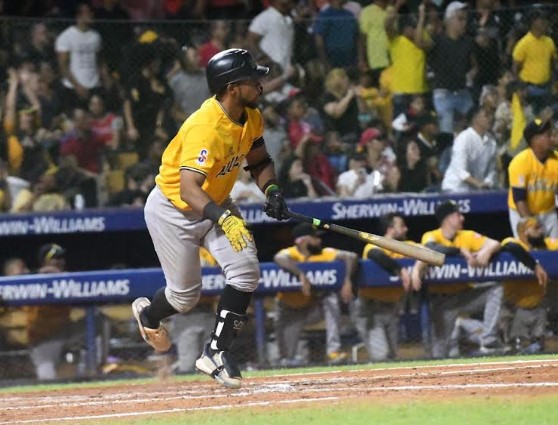  Águilas vencen Leones y le ganan serie particular.