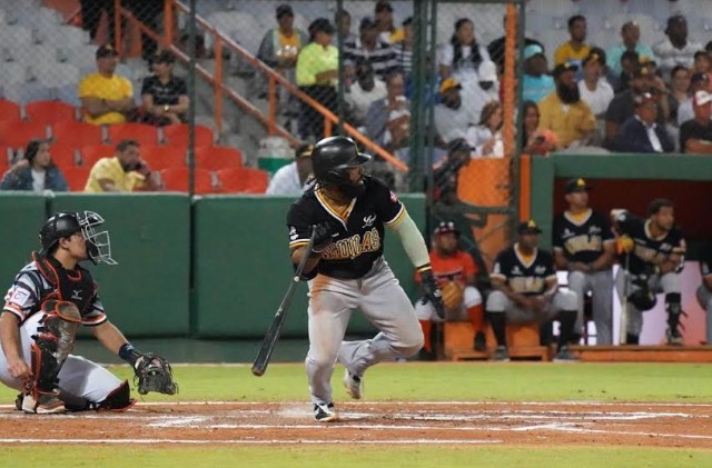  Martínez lanza primores y Águilas ganan serie a Toros