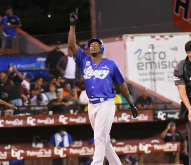  Licey gana quinto en línea en base a jonrones y retorna al primer lugar.