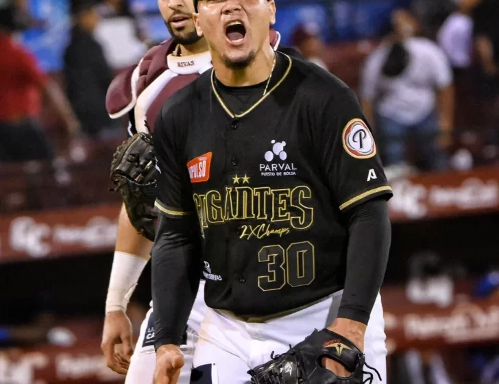  Gigantes ganan su primero de la semifinal con jonrón clave de Yamaico NavarroGigantes ganan su primero de la semifinal con jonrón clave de Yamaico Navarro