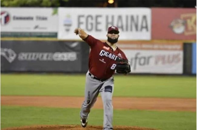  Con gran pitcheo de Richelson Peña Gigantes vencen a Leones