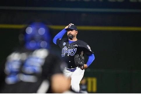  Licey vence al Escogido en jornada doble y asegura su clasificación