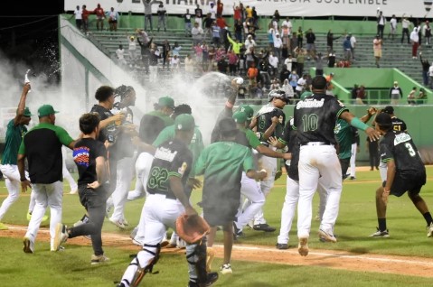  Estrellas vencen a Águilas y definen el cuadro del todos contra todos; Toros eliminados