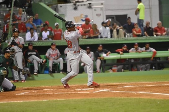  Leones blanquean a los Gigantes tres carreras por cero