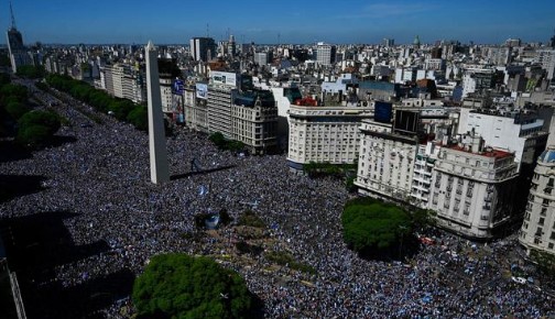  Multitudinario recibimiento de los argentinos a su equipo ganador de la Copa Mundial Qatar 2022