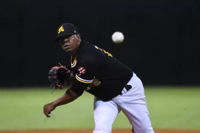  Águilas contarán con Roenis Elías y Carlos Martínez para lanzar al Licey