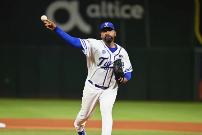  César Valdez y Ramón Hernández mantienen al Licey en buena racha que superó a las Estrellas