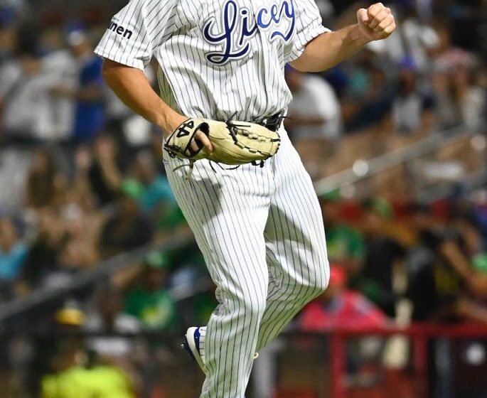  Steve Moyers regresa con los Tigres del Licey