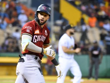  Gigantes blanquean a los Tigres y los superan por tercera vez