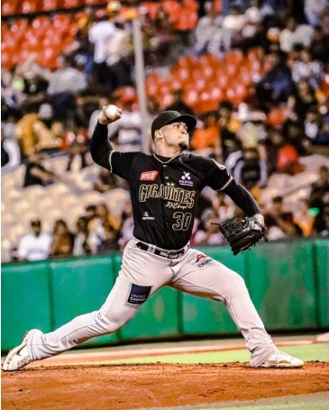  Gigantes propinan blanqueada de un hit a las Águilas; Fernández y Navarro definen triunfo