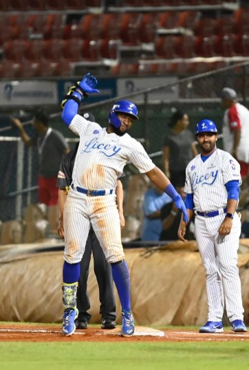  Licey se recupera de un déficit para provocar otro cuádruple empate en la cima del round robin