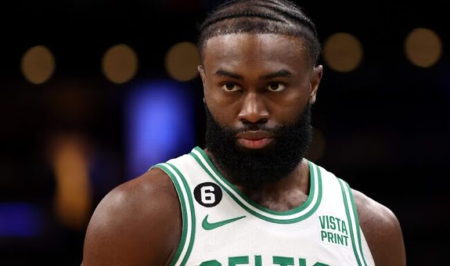  Jaylen Brown de los Celtics, fuera de juego por distensión en el aductor derecho