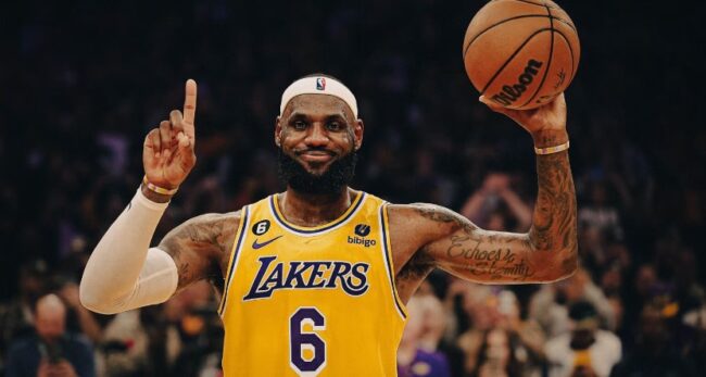 Una corona propia: LeBron James consigue la marca de anotaciones de todos los tiempos de la NBA a su manera