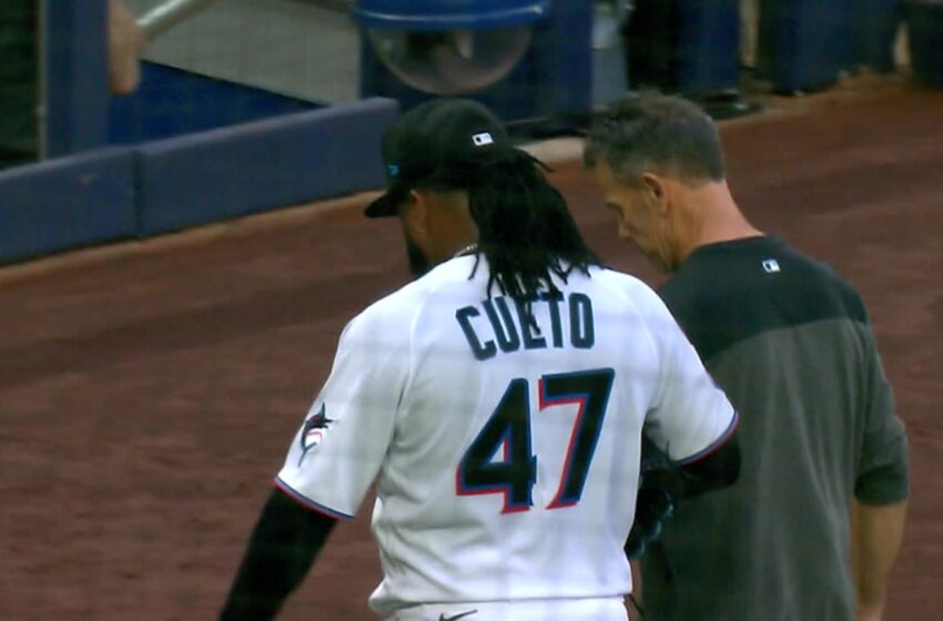  Cueto ingresa a la lista de lesionados de 15 días de los Marlins (bíceps)