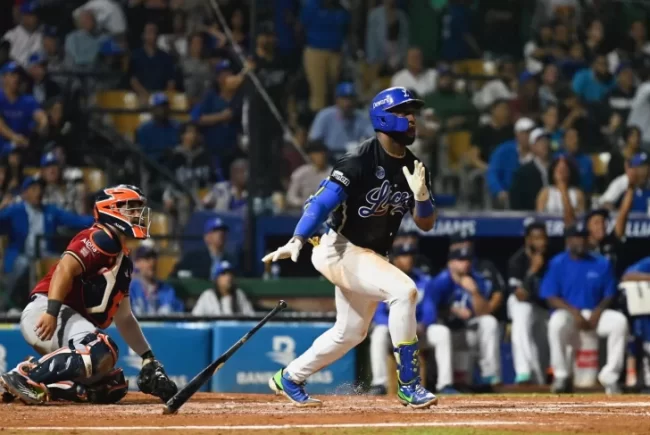  Cariño de la fanaticada motivó que Rojas Jr. se quedara con el Licey