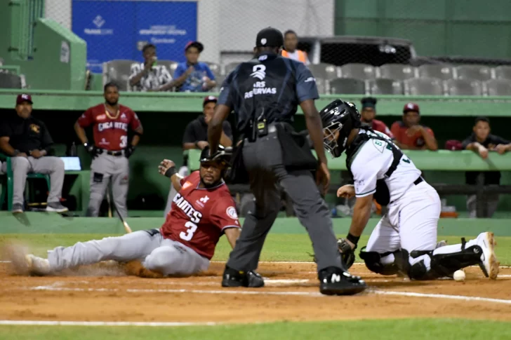  Gigantes  derrotan a Estrellas y empatan en primer lugar con Licey