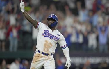  García logra jonrón en la 11ma y Rangers vencen 6-5 a Diamondbacks en 1er juego de Serie Mundial