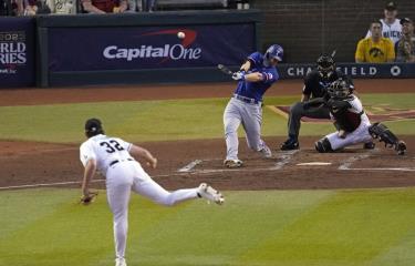  Jonrón de dos carreras de Seager y con gran defensiva, le dan el triunfo a Rangers