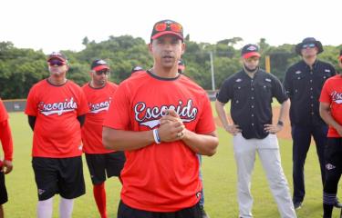  Víctor Estévez un técnico joven que asume un gran reto