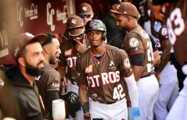  Los Gigantes dejan en el terreno a los Leones con un pelotazo