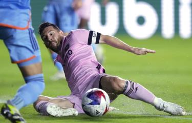  Lionel Messi y Luis Suárez reanudarán su rivalidad en la cancha en la eliminatoria mundialista