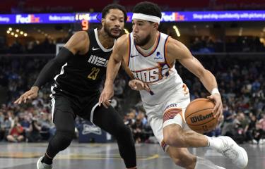  Booker brilla con 40 puntos; Suns doblegan a Grizzlies