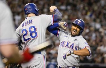  Semien remolca 5; Rangers vencen a Diamondbacks y están a 1 triunfo de conquistar la Serie Mundial