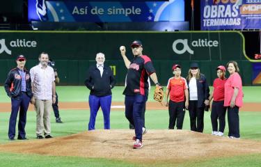  Leones rinden tributo a «Makey» Calzada por su vida dedicada al deporte